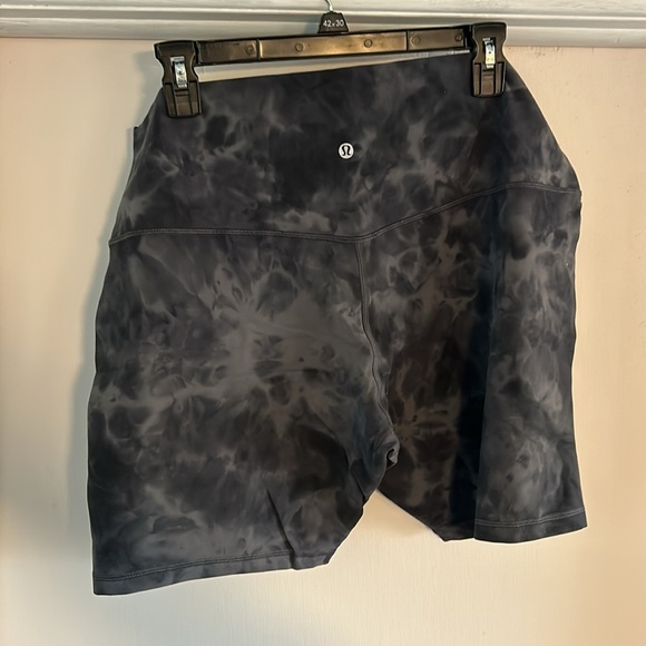 Lululemon align bike shorts size 18 - Picture 2 of 4